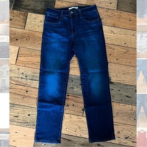 Levi’s 724 High Rise Straight Crop Dark Wash Size 28